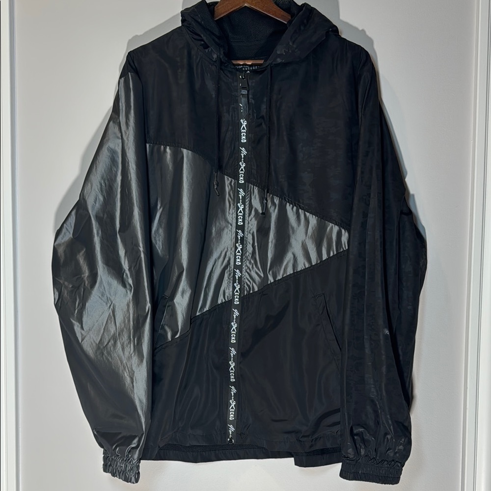 Marc Ecko Cut‎ & Sew Black Gray Windbreaker Mens X-Large Lightweight Jacket NWOT